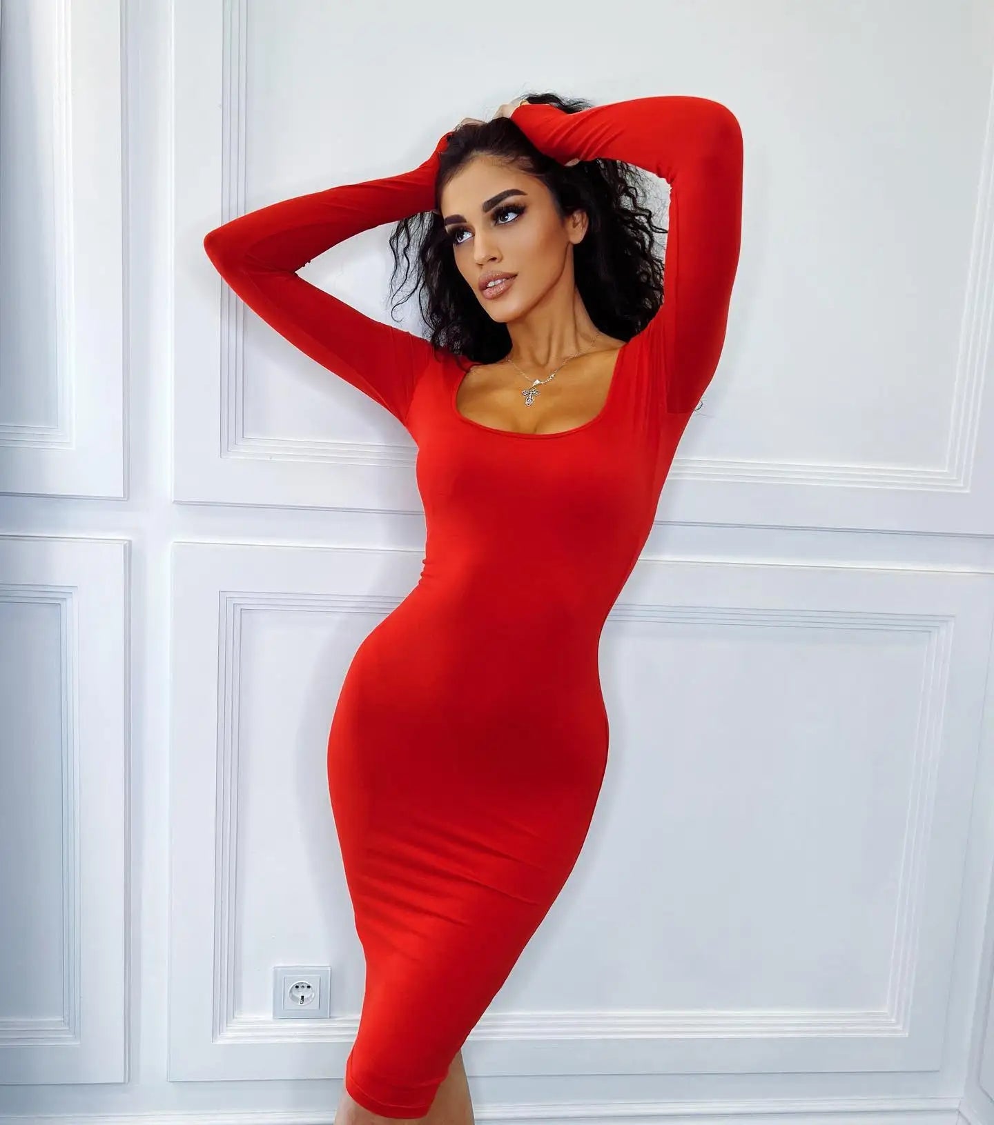 2024 Autumn And Winter New Fashionable Square Collar Long Sleeve Solid Color Waist slimming Bag Hip Dress For Women